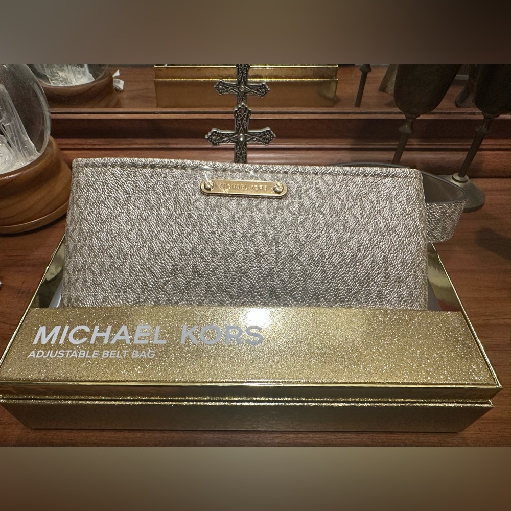 Michael Kors belt bag NOT CROSSBODY